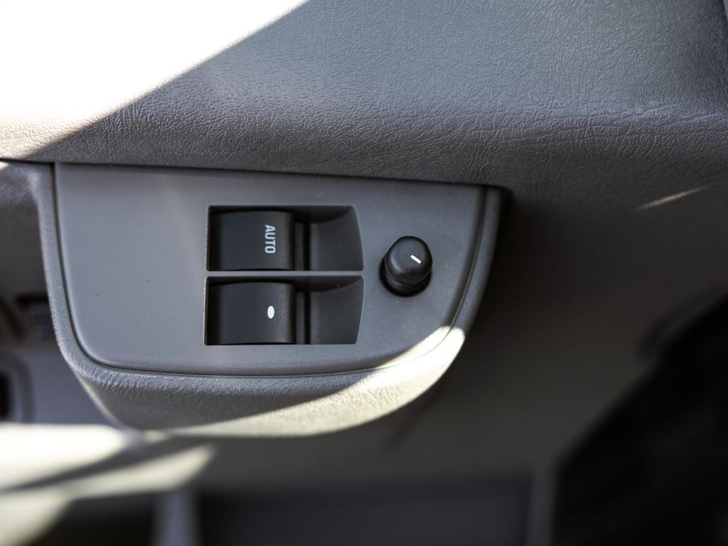 2025 Chevrolet Express 3500 LS Passenger