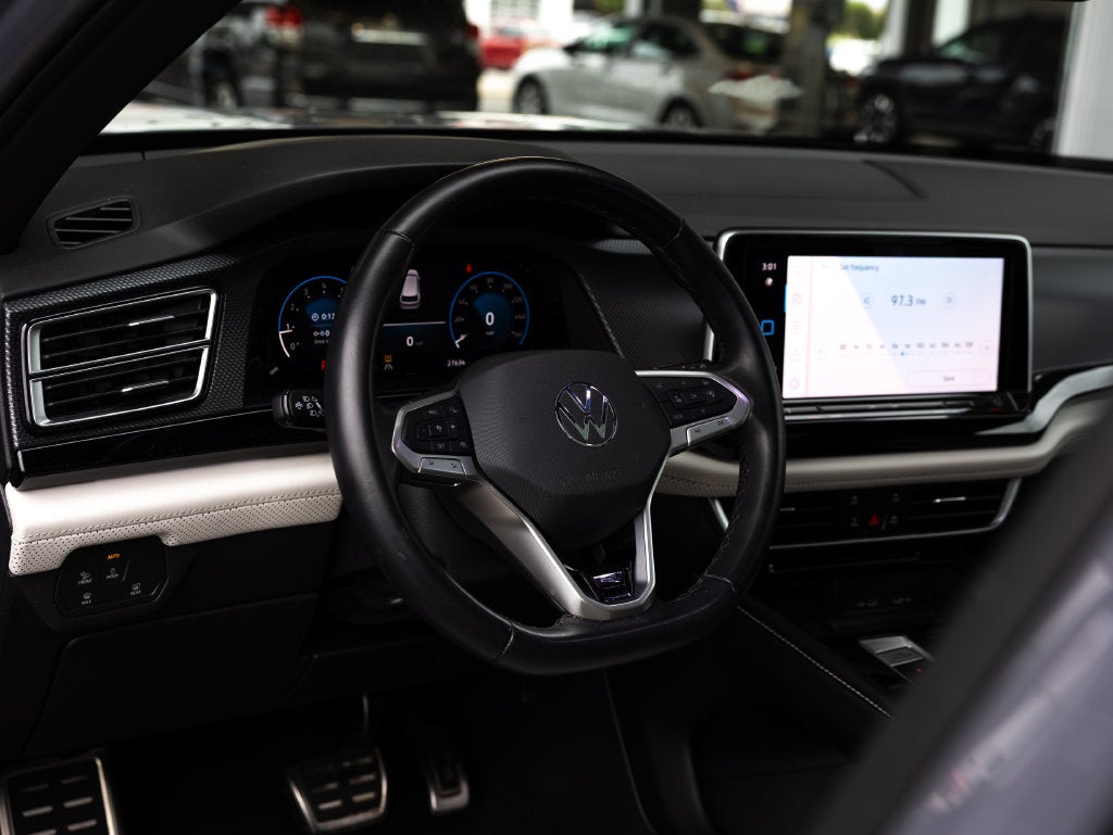 2024 Volkswagen Atlas Cross Sport 2.0T SEL Premium R-Line