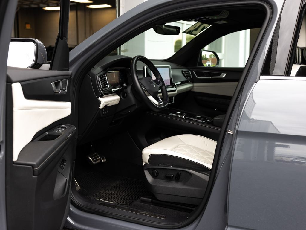 2024 Volkswagen Atlas Cross Sport 2.0T SEL Premium R-Line
