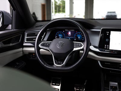 2024 Volkswagen Atlas Cross Sport 2.0T SEL Premium R-Line