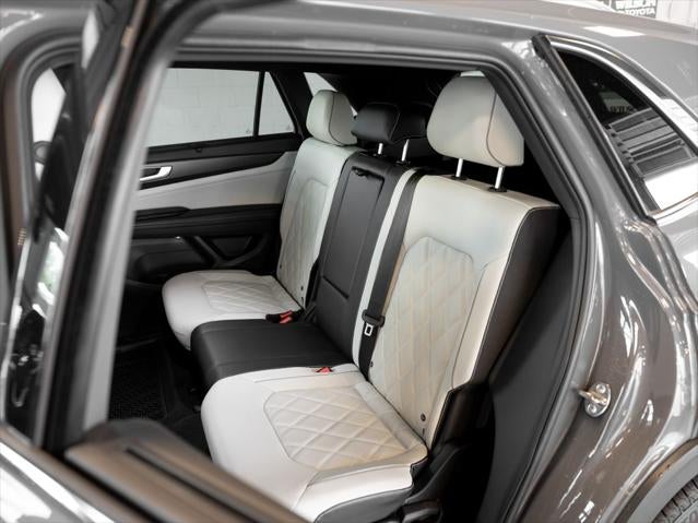 2024 Volkswagen Atlas Cross Sport 2.0T SEL Premium R-Line