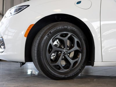 2022 Chrysler Pacifica Hybrid Touring L
