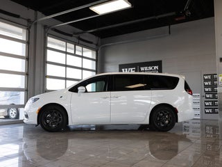 2022 Chrysler Pacifica Hybrid Touring L