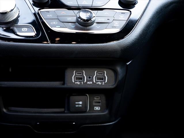 2022 Chrysler Pacifica Hybrid Touring L