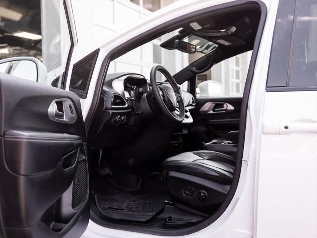 2022 Chrysler Pacifica Hybrid Touring L