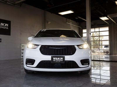 2022 Chrysler Pacifica Hybrid Touring L