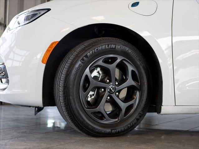 2022 Chrysler Pacifica Hybrid Touring L