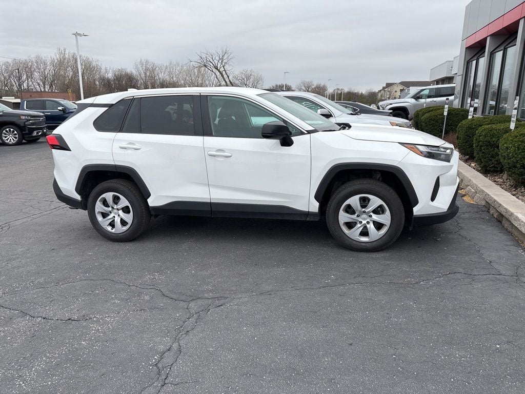 2024 Toyota RAV4 LE