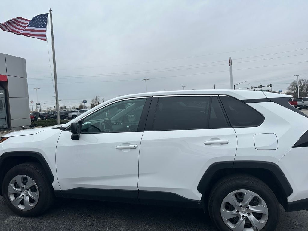 2024 Toyota RAV4 LE