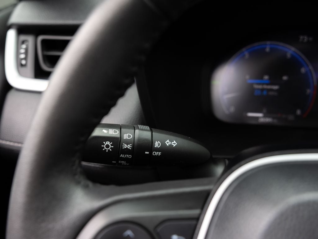 2023 Toyota RAV4 Limited - Photo 18