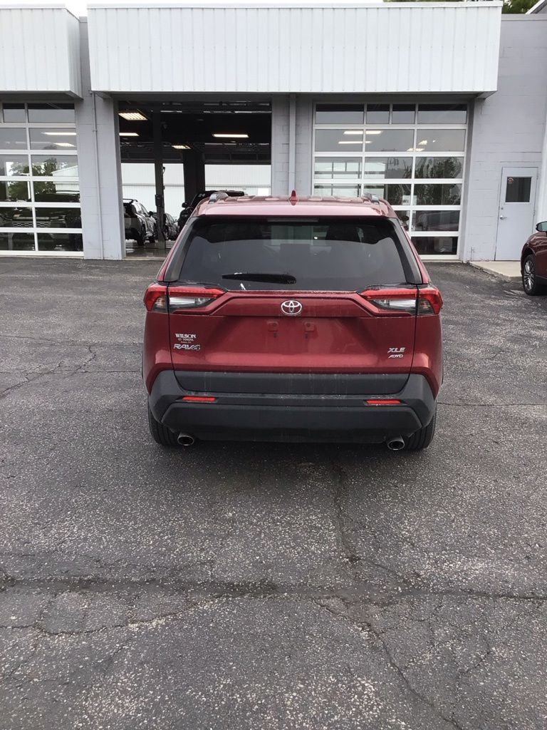 2020 Toyota RAV4 XLE
