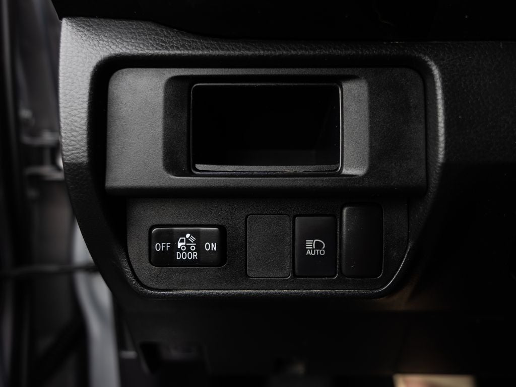 2018 Toyota Tacoma SR V6