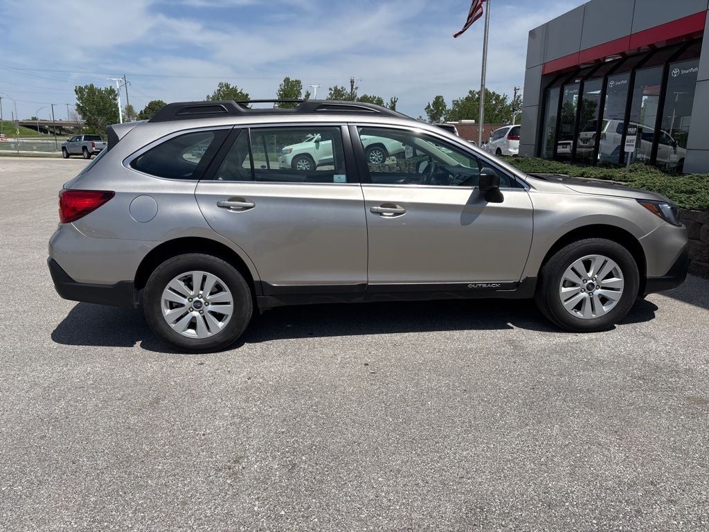 2019 Subaru Outback 2.5i's photo