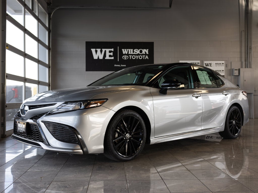 2022 Toyota Camry Hybrid XSE