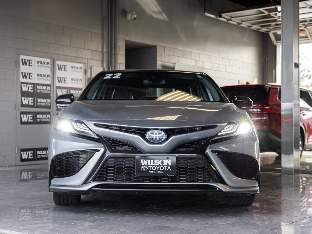 2022 Toyota Camry Hybrid XSE