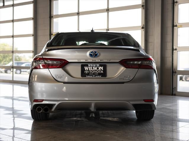 2022 Toyota Camry Hybrid XSE