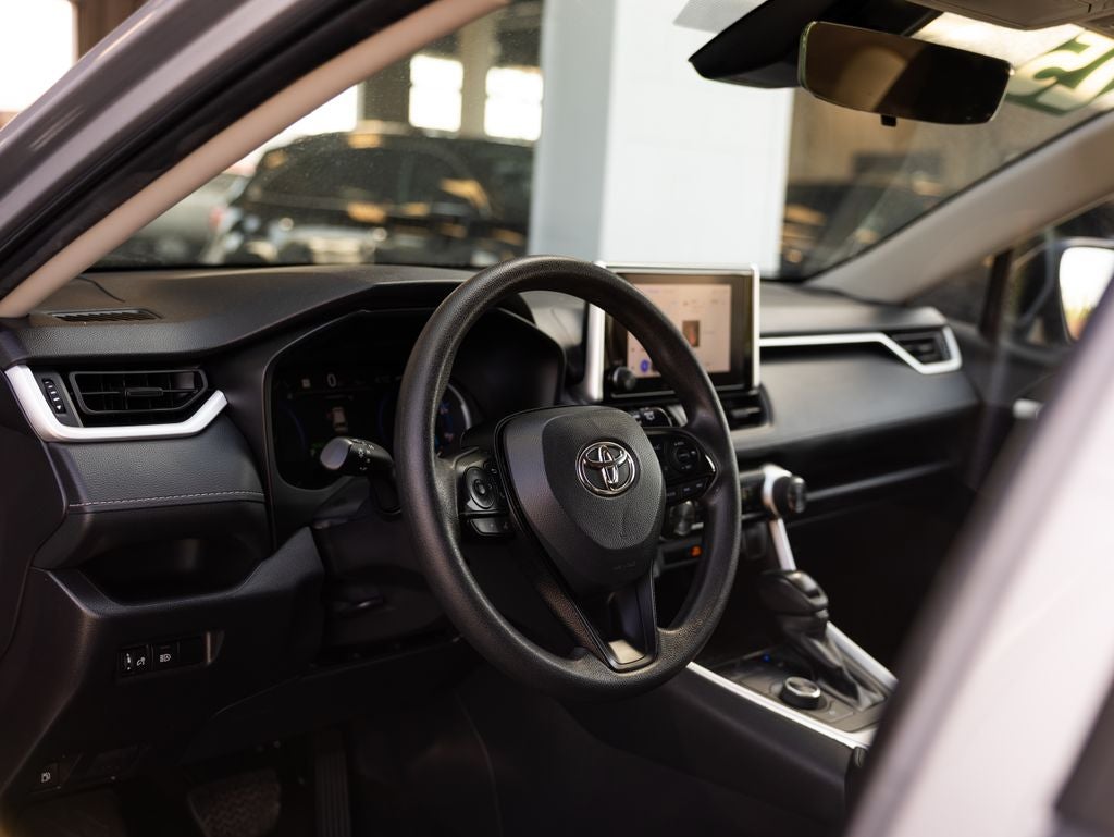 2025 Toyota RAV4 Hybrid LE