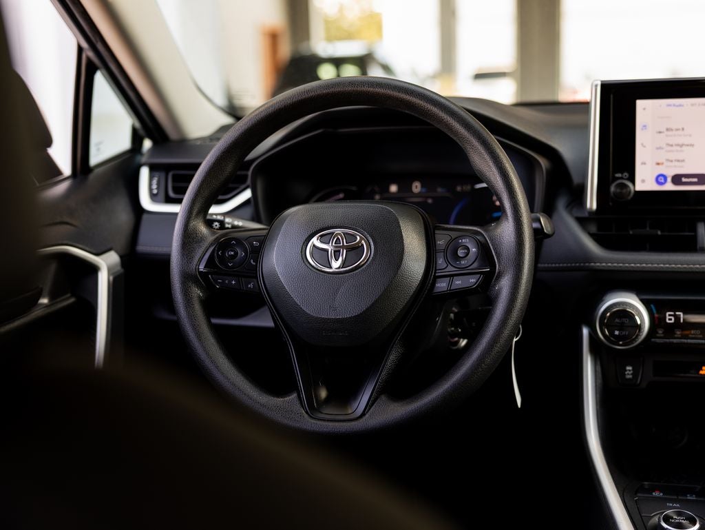 2025 Toyota RAV4 Hybrid LE