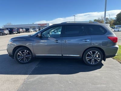 2017 Nissan Pathfinder Platinum