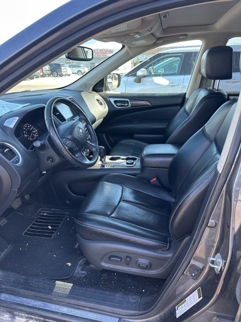 2017 Nissan Pathfinder Platinum
