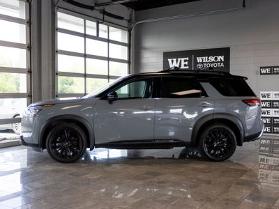 2024 Nissan Pathfinder Platinum