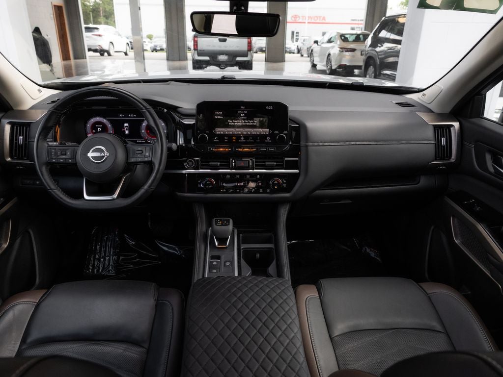 2024 Nissan Pathfinder Platinum