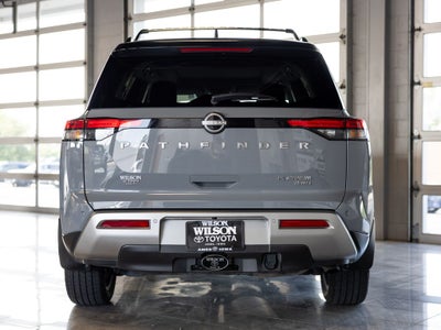 2024 Nissan Pathfinder Platinum