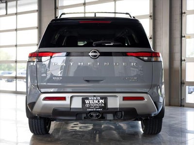 2024 Nissan Pathfinder Platinum