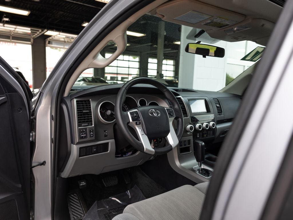 2017 Toyota Sequoia SR5 5.7L