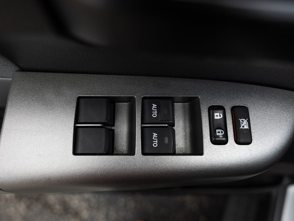 2017 Toyota Sequoia SR5 5.7L