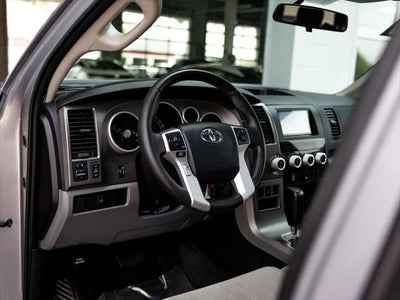 2017 Toyota Sequoia SR5 5.7L