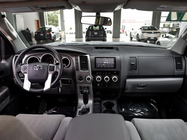 2017 Toyota Sequoia SR5 5.7L