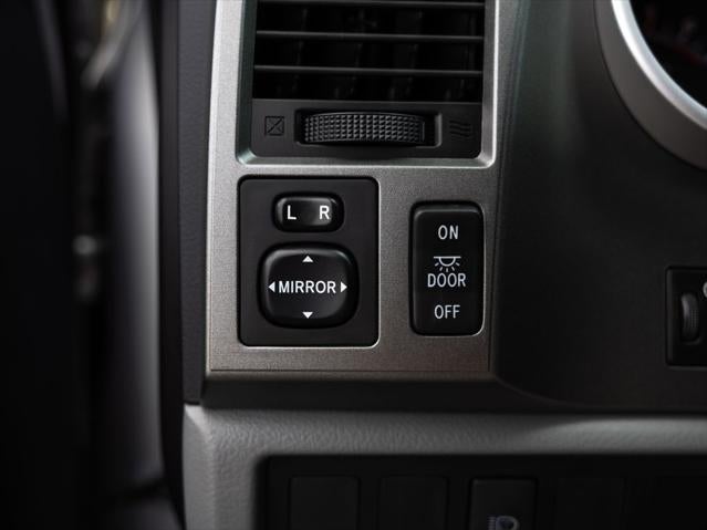 2017 Toyota Sequoia SR5 5.7L