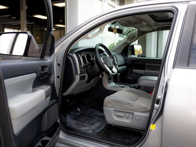 2017 Toyota Sequoia SR5 5.7L