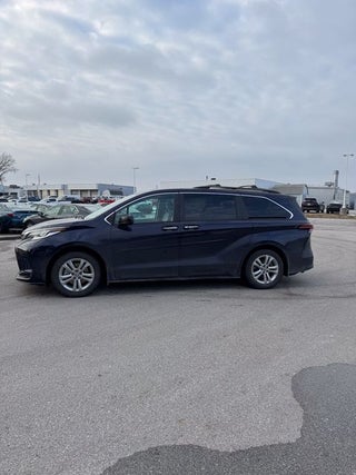 2023 Toyota Sienna XSE 7 Passenger