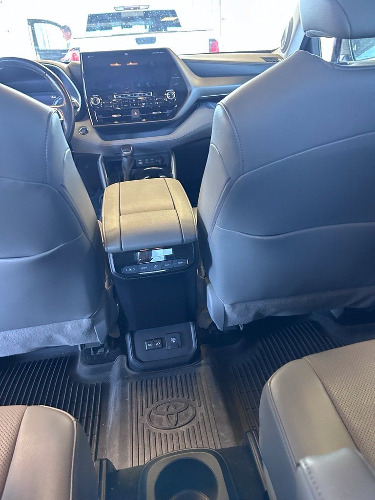 2022 Toyota Highlander Limited