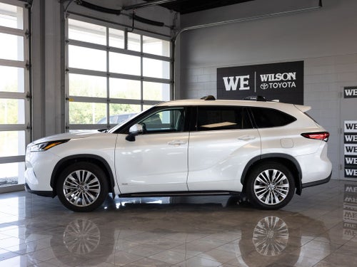 2023 Toyota Highlander Hybrid Platinum