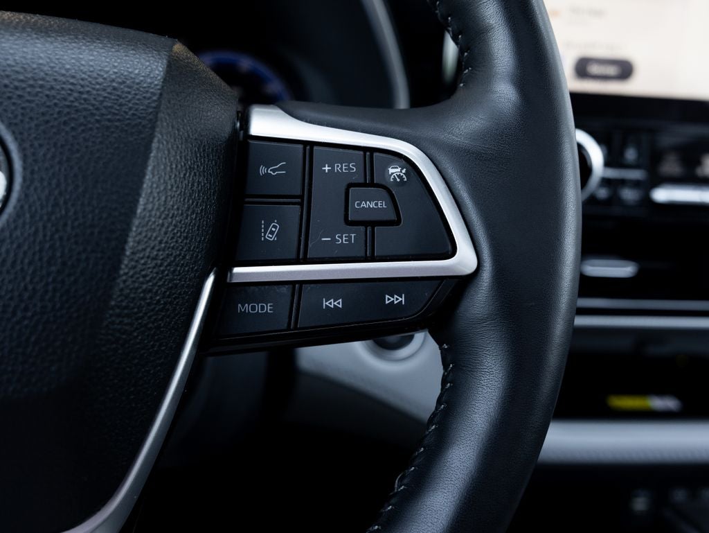 2023 Toyota Highlander Hybrid Platinum