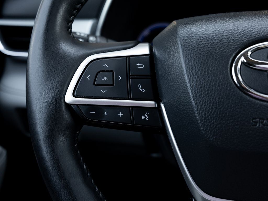 2023 Toyota Highlander Hybrid Platinum