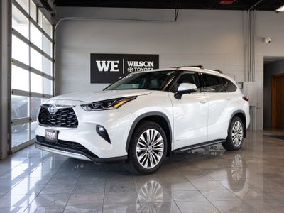 2023 Toyota Highlander Hybrid Platinum