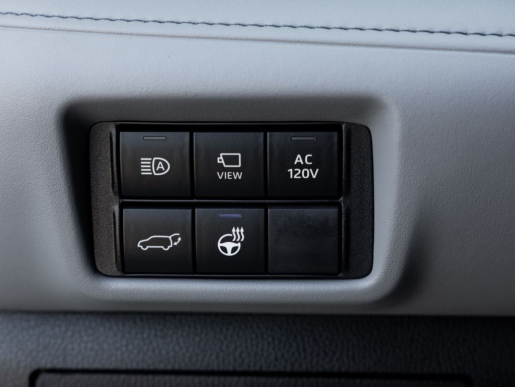 2023 Toyota Highlander Hybrid Platinum