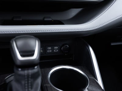 2023 Toyota Highlander Hybrid Platinum