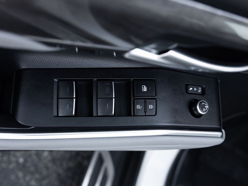 2023 Toyota Highlander Hybrid Platinum