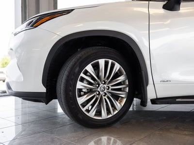 2023 Toyota Highlander Hybrid Platinum