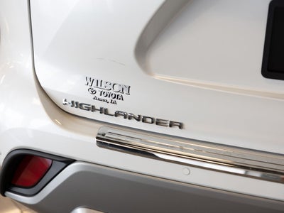 2023 Toyota Highlander Hybrid Platinum