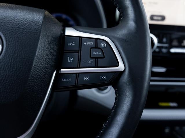 2023 Toyota Highlander Hybrid Platinum