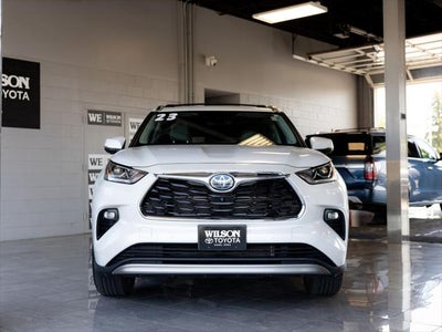 2023 Toyota Highlander Hybrid Platinum