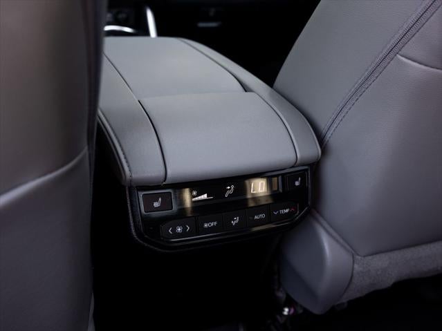 2023 Toyota Highlander Hybrid Platinum