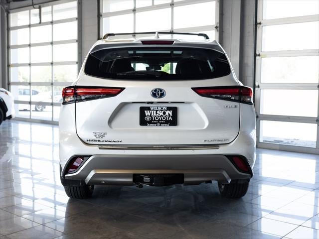2023 Toyota Highlander Hybrid Platinum