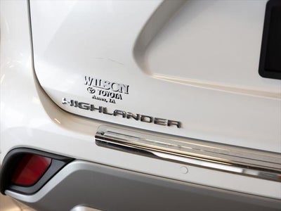 2023 Toyota Highlander Hybrid Platinum